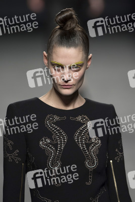 Teresa Helbig Fashion Show auf der Mercedes-Benz Fashion Week Madrid Autumn/Winter 2018