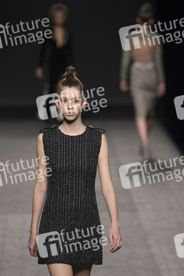 Teresa Helbig Fashion Show auf der Mercedes-Benz Fashion Week Madrid Autumn/Winter 2018