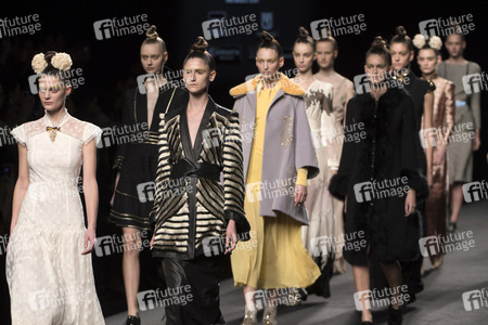 Teresa Helbig Fashion Show auf der Mercedes-Benz Fashion Week Madrid Autumn/Winter 2018
