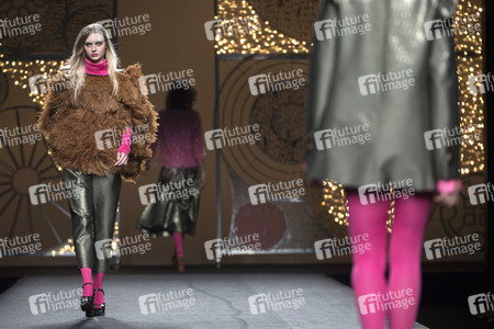 Juana Martin Fashion Show auf der Mercedes-Benz Fashion Week Madrid Autumn/Winter 2018
