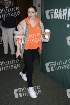 Buchsignierstunde mit Rose McGowan Book in New York