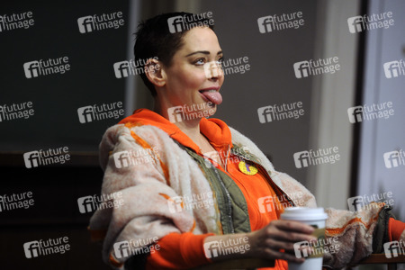 Buchsignierstunde mit Rose McGowan Book in New York