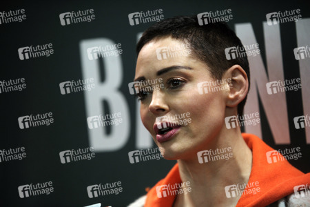 Buchsignierstunde mit Rose McGowan Book in New York