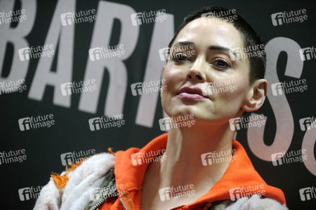 Buchsignierstunde mit Rose McGowan Book in New York
