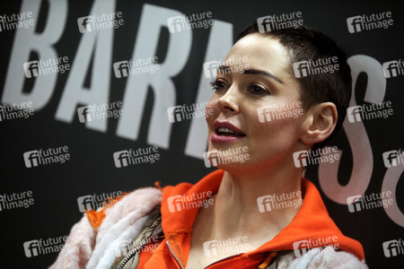 Buchsignierstunde mit Rose McGowan Book in New York