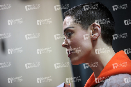 Buchsignierstunde mit Rose McGowan Book in New York