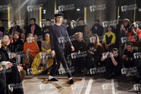 Uniforms for the Dedicated Fashion Show auf der Copenhagen Fashion Week Fall/Winter 2018