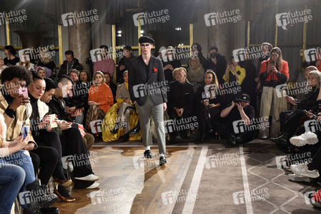 Uniforms for the Dedicated Fashion Show auf der Copenhagen Fashion Week Fall/Winter 2018