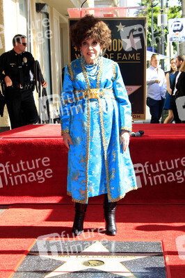 Gina Lollobrigida erhält einen Stern auf dem Hollywood Walk of Fame in Los Angeles