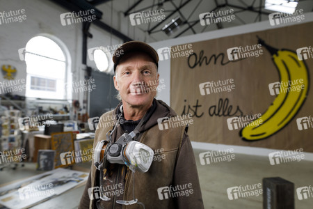 Thomas Baumgärtel in seinem Atelier in Köln