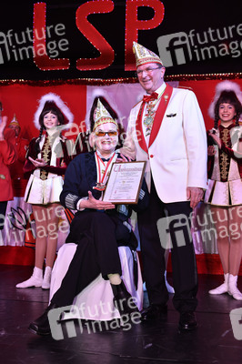 Hella von Sinnen erhält den Goldenen Spatz in Hannover