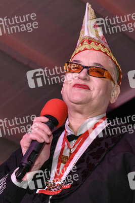 Hella von Sinnen erhält den Goldenen Spatz in Hannover