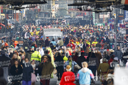 Weiberfastnacht in Köln