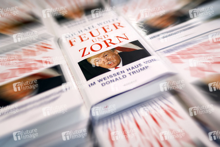 Buchneuerscheinung 'Feuer und Zorn' in Köln