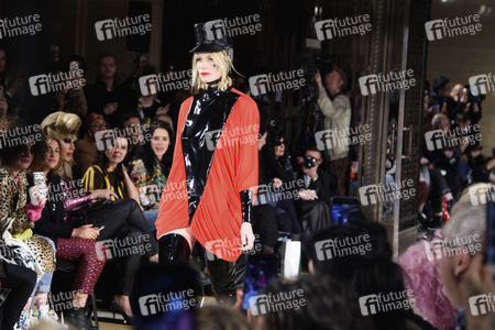 Pam Hogg Fashion Show auf der London Fashion Week AW18