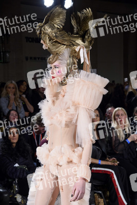 Pam Hogg Fashion Show auf der London Fashion Week AW18