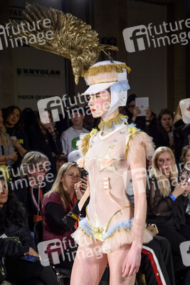Pam Hogg Fashion Show auf der London Fashion Week AW18