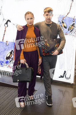 Samsonite & Kilian Kerner Kater-Imbiss in Berlin