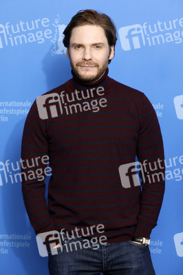 '7 Tage in Entebbe' Photocall, Berlinale 2018