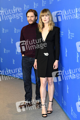 '7 Tage in Entebbe' Photocall, Berlinale 2018