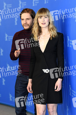 '7 Tage in Entebbe' Photocall, Berlinale 2018