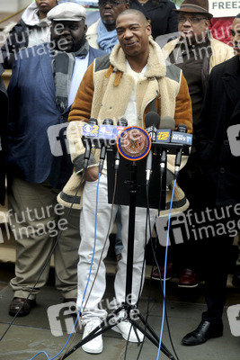 Protestaktion mit Ja Rule gegen die NYCHA in New York