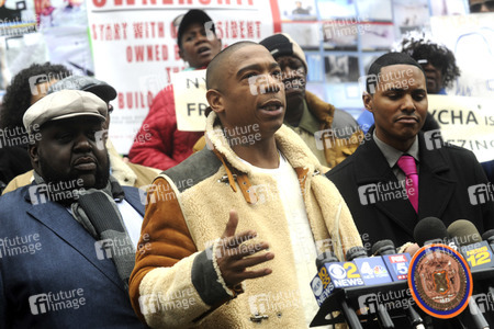 Protestaktion mit Ja Rule gegen die NYCHA in New York