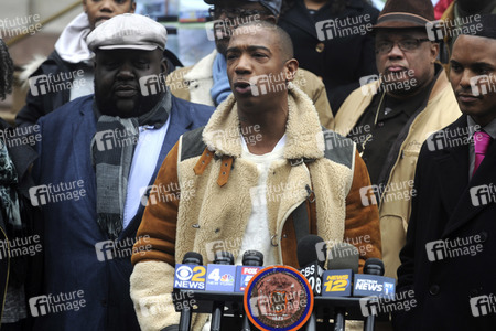 Protestaktion mit Ja Rule gegen die NYCHA in New York