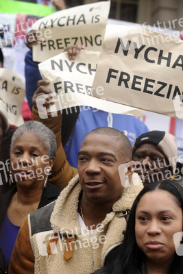 Protestaktion mit Ja Rule gegen die NYCHA in New York