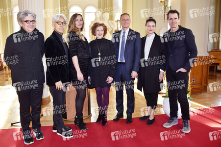 Eintrag der Jury der Berlinale 2018 in das Gästebuch der Stadt Berlin