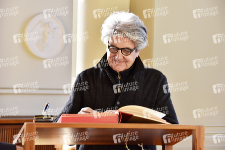 Eintrag der Jury der Berlinale 2018 in das Gästebuch der Stadt Berlin