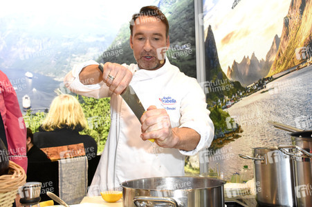 Prominente auf der f.re.e Reise- und Freizeitmesse in München