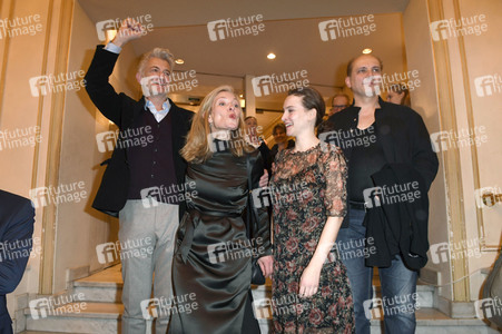 Theaterpremiere 'Die Niere' in Berlin