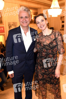 Theaterpremiere 'Die Niere' in Berlin