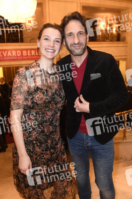 Theaterpremiere 'Die Niere' in Berlin