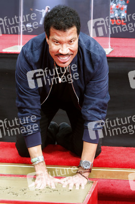 Hand and Footprint Ceremony mit Lionel Richie in Los Angeles