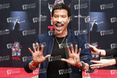 Hand and Footprint Ceremony mit Lionel Richie in Los Angeles