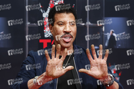 Hand and Footprint Ceremony mit Lionel Richie in Los Angeles