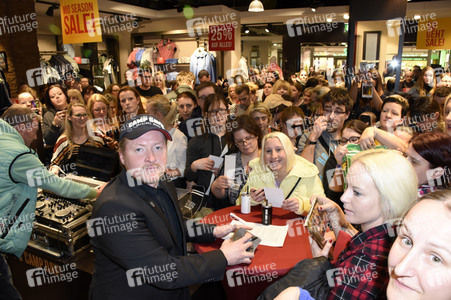 Autogrammstunde mit Joey Kelly im München
