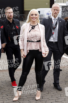 Daniela Katzenberger auf der Top Hair Messe in Düsseldorf