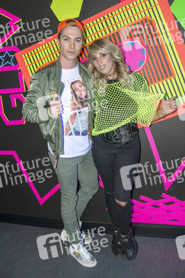 Let's Glow - 90er Jahre Neon Pop-Up Party in Berlin