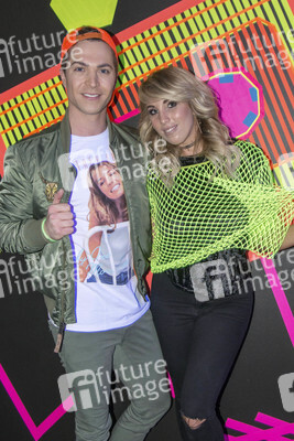 Let's Glow - 90er Jahre Neon Pop-Up Party in Berlin