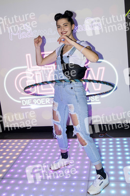 Let's Glow - 90er Jahre Neon Pop-Up Party in Berlin