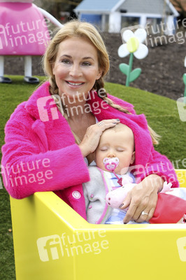 Fototermin mit Caroline Beil und Sarah Lombardi mit Kindern im Heide Park Soltau