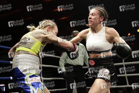 WBC WM-Boxkampf Eva Voraberger vs. Nina Radovanovic in Wiener Neustadt