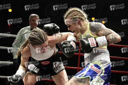 WBC WM-Boxkampf Eva Voraberger vs. Nina Radovanovic in Wiener Neustadt