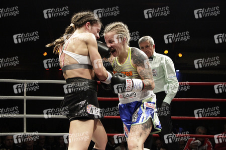 WBC WM-Boxkampf Eva Voraberger vs. Nina Radovanovic in Wiener Neustadt