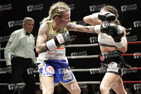 WBC WM-Boxkampf Eva Voraberger vs. Nina Radovanovic in Wiener Neustadt