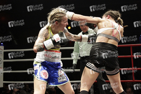 WBC WM-Boxkampf Eva Voraberger vs. Nina Radovanovic in Wiener Neustadt