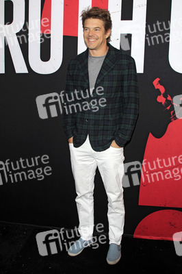 Filmpremiere 'Blumhouse präsentiert: Wahrheit oder Pflicht' in Los Angeles
